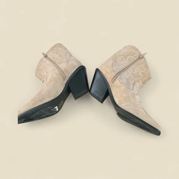 So Me Beige Western Heeled Boots - Picture 3 of 3